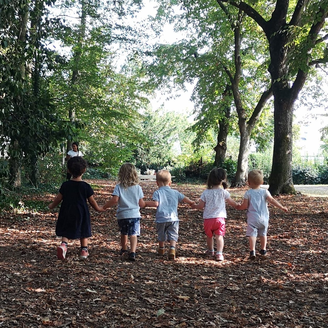 Comment j’ai conçu un espace extérieur pour enfants en seconde main dans une MAM